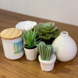 A kit with awesome room decor objects